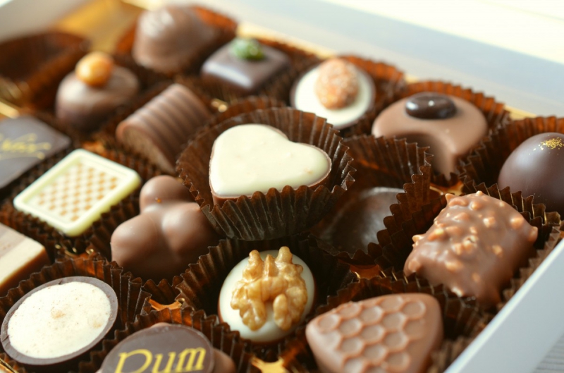 confiserie-SALERNES-min_chocolates_food_candy_calories_nibble_chocolate_heart-782043